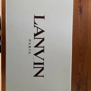 Lanvin sneakers - Använda lanvin skor i svart mocka.