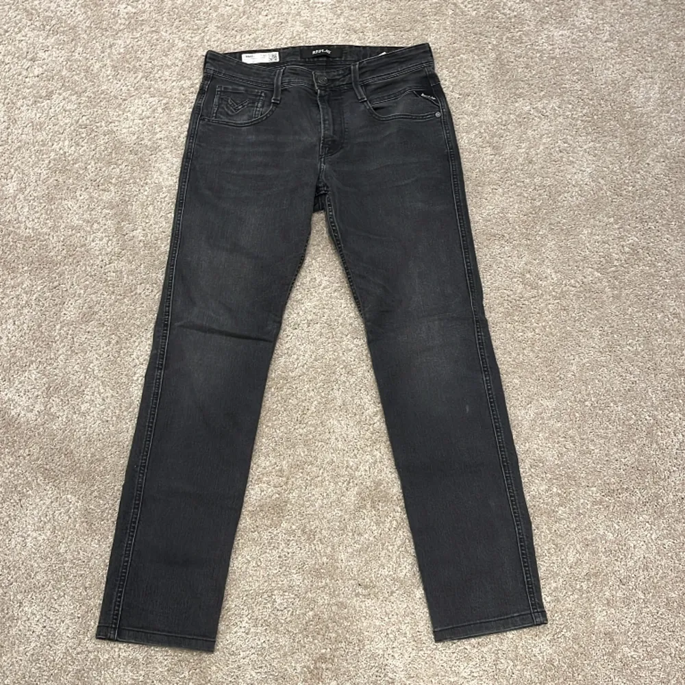 Feta replay jeans i bra skick💯🎉 Pris:549kr skick:8/10 storlek:30/32. Jeans & Byxor.