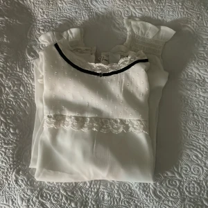 Fin blus - Jätte fin blus från Lindex