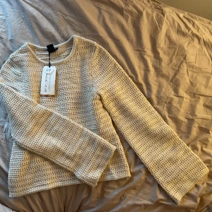 Tröja - Jättefin tröja från Lindex. En storlek för liten men väntade för länge med att lämna tillbaka😩pris kan diskuteras vid snabb affär 💕