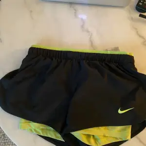 Använda Nike shorts. Funktionellt/användbart skick. 