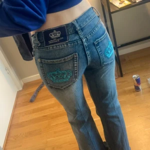 Victoria Beckham Jeans - Lågmidjade raka Victoria Beckham Jeans, storlek 27 och passar perfekt på mig som är 160 cm