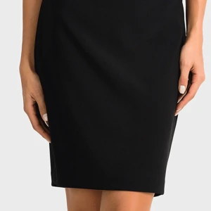 Svart kjol - Säljer en sån liknande Svart tight kjol💗 vet inte vart den är ifrån men skriv för fler bilder💞