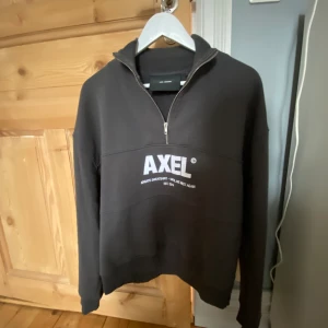 Axel Arigato 1/4 zip - Mycket fint skick, Mycket sparsamt använd,  Storlek M