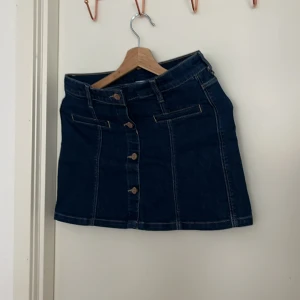 Kjol💗 - Shit söt kjol från Lindex💗, helt oanvänd kjol💕