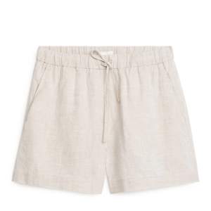 Linne shorts från arket. Superfint skick❤️ nypris 450 kr