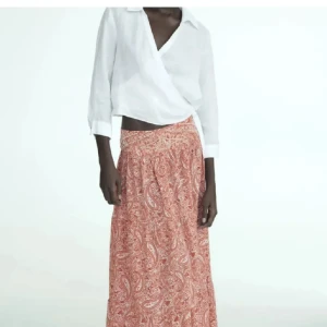 Långkjol zara - Använd ca tre gånger💕