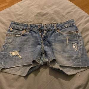 Snygga jeansshorts för stora aldrig använt men väldigt snygga