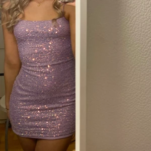 Glitter klänning  - Superfin använd en gång 