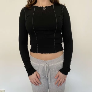 Tröja - Svart tröja ifrån bikbok i bra skick