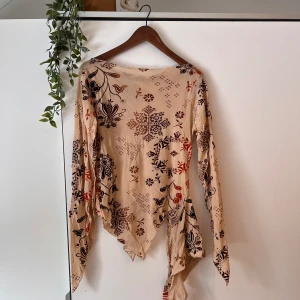 Blus - Mesh blus, asymetrisk 