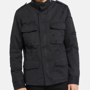 Zadig field jacka - Helt ny field jacka från Zadig Voltaire. Köpte denna men gillade inte riktigt passformen och kunde inte skicka tillbaka.  Storlek m Nypris 475 euro Skriv vid fler frågor och funderingar. Tar även emot byten 