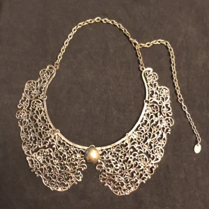 Montini halsband - Okänd material