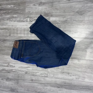 lee jeans 31/32 - Säljer ett par schyssta lee i bra pris