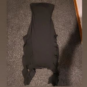 Svart Tubklänning  - Fin trendig klänning som passar bäst på sommaren/utomlands🐬🪼🩵