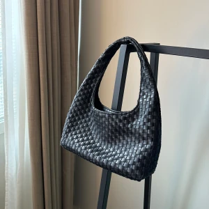 Svart väska - Svart väska från nakd 