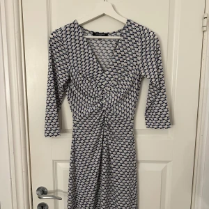 Klänning  - Fint skick 