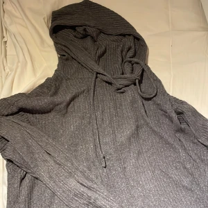 Tröja  - Säljer denna tröja den gina tricot i storlek S jätte skön på 