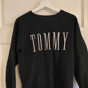 En fin Tommy Hilfiger tröja