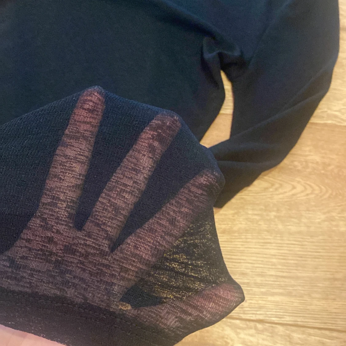 Svart genomskinlig tröja  - 91