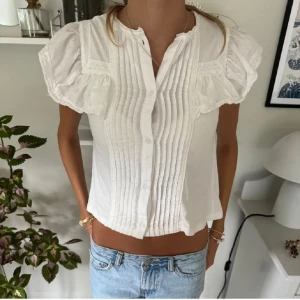 Zara blus - Jätte fin zara blus som jag säljer för den är lite för liten. 