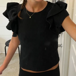 Volangtopp från zara - Volangtopp från zara!