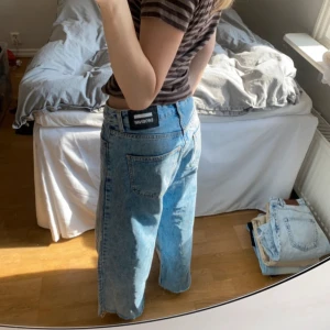 Breda jeans - Breda/ oversized jeans från Dr.Denim. Strl 27/26