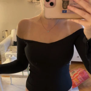 Off shoulder topp - Från Gina, endast använd någon gång