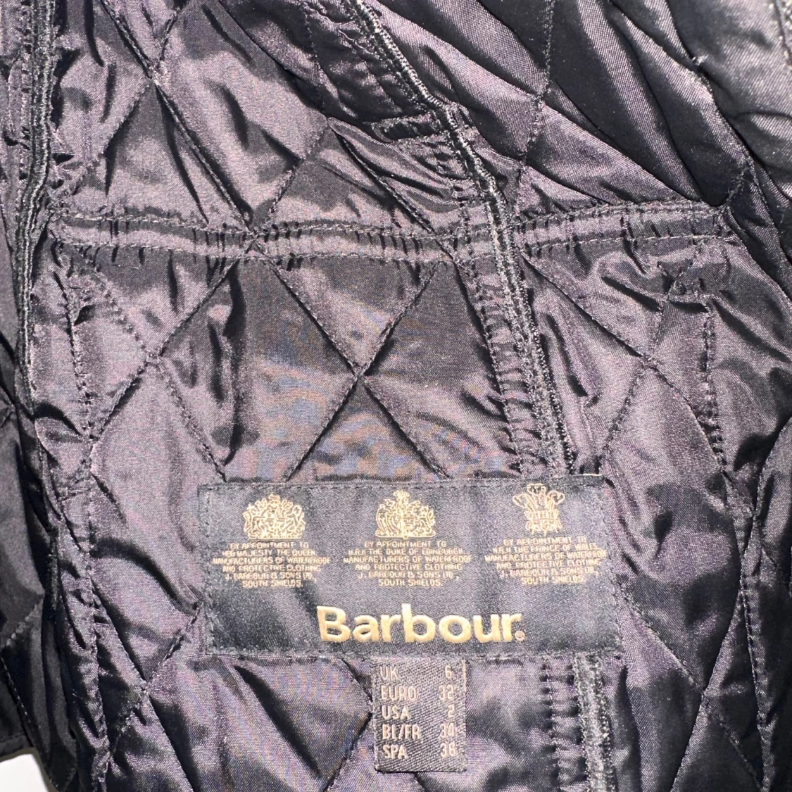Svart quiltad jacka från Barbour - 90