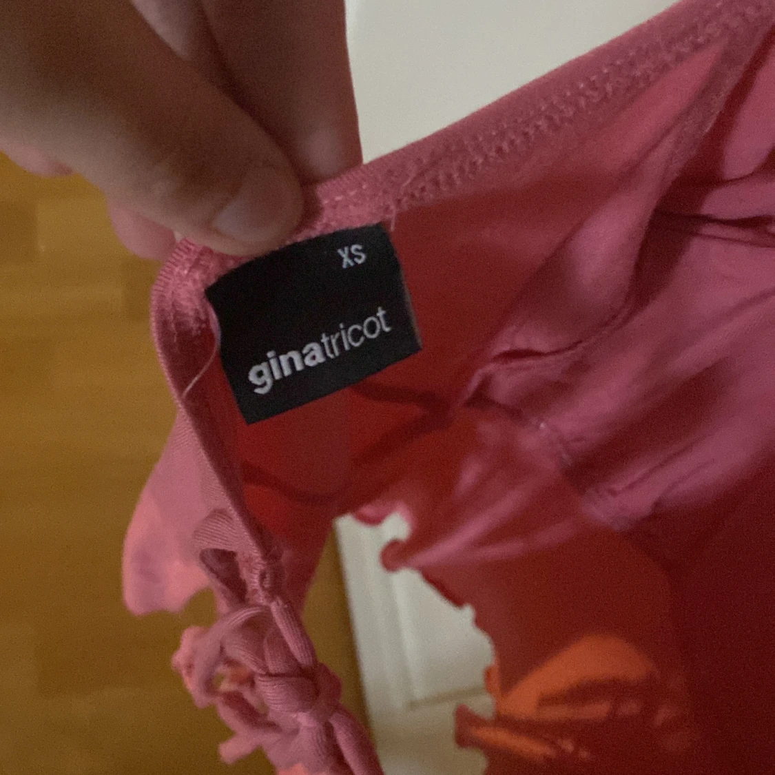 Rosa topp från Gina Tricot - 92