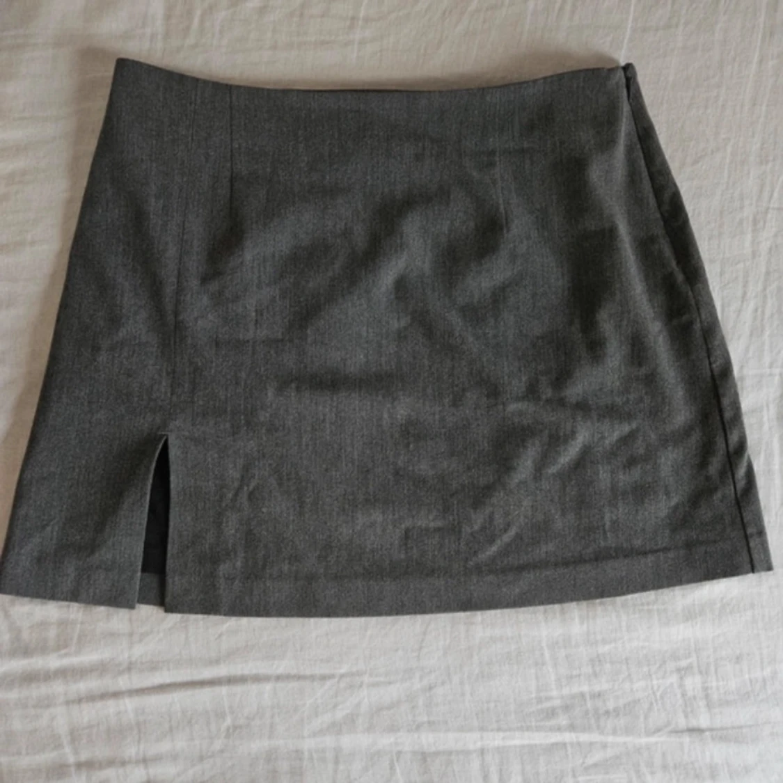 Djerf avenue must have mini skirt- grey