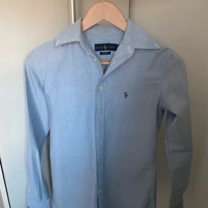 Polo ralph lauren skjorta - Väldigt fin skjorta som inte kommit till användning, storlek Xs