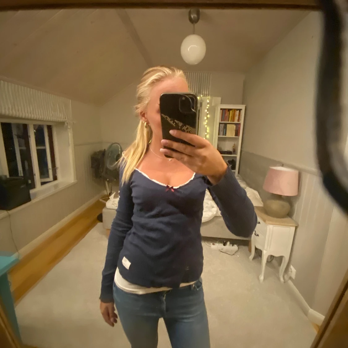 långärmad blå tröja