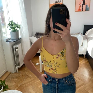 Blommigt linne - Fint linne från Pull & Bear, storlek S. Fint skick!