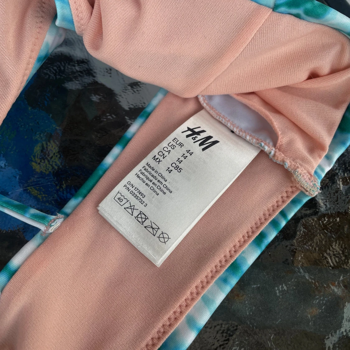 Bikiniöverdel bh från H&M. Strl 38-44 - 90