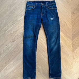 Nudie Jeans - ”Nudie Grim Tim jeans” | Riktigt fint skick ~ 9/10 | Storlek - bild 2 | Hör av er kring funderingar / Mvh