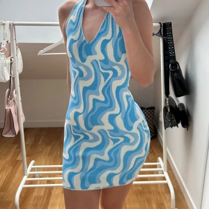 Gina klänning - Klänning som ej kommer till använd längre. 🩷