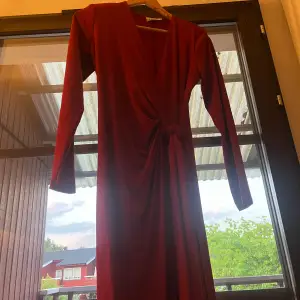 Röd klänning ! Stl S/M 