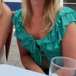 Topp Zara - Supersöt o vacker blus från Zara ❤️‍🔥❤️‍🔥 Som ny!!