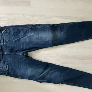 Replay Anbass jeans. L34 Använda du gånger och säljer för det inte ritkigt passar min stil