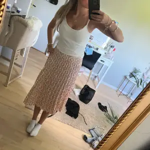 Jättefin lång kjol till sommaren! 