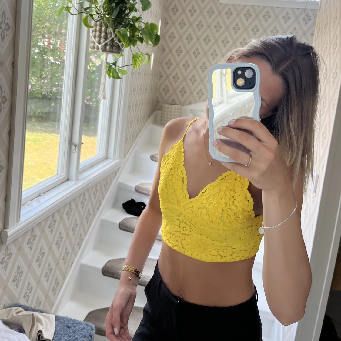 Gult spetslinne - 90