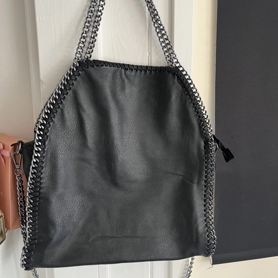 Väska med kedjor  - 91