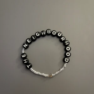The Neighborhood armband - Bra skicka hemma gjort 