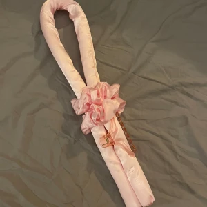 Heatless curls  - Heatless curls set. Aldrig använt. 50 kr 