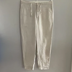 Linnebyxor  - Fina beiga linnebyxor i bra skick