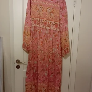 Ķlänning L - Bohoo klänning strl L. 100%Bomull 