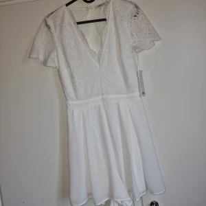 Playsuit - Super fin playsuit, helt ny då den var för liten på mej🫶🏼