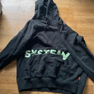 Cool hoodie - Säljer en hoodie jag ej använder längre, jättebra skick.