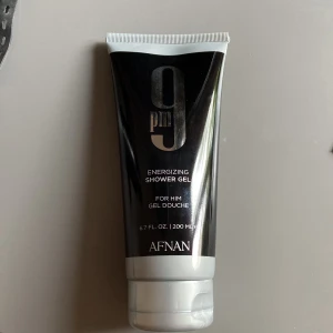 Afnan 9pm  - Säljer Afnan 9pm bodyspray och shower gel. Inte använt någon av dom. Hör av er vid minsta fråga!